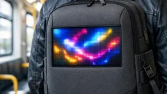 Smart backpack mit LED-Display: so alltagstauglich ist der Pixel-Rucksack wirklich