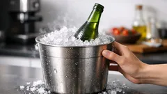 Getränke schnell kühlen mit Eis und Salz: der einfache Trick für eiskalte Drinks