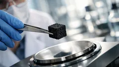 Graphen-Aerogel erklärt: Warum 0,16 mg/cm³ die Materialforschung elektrisiert